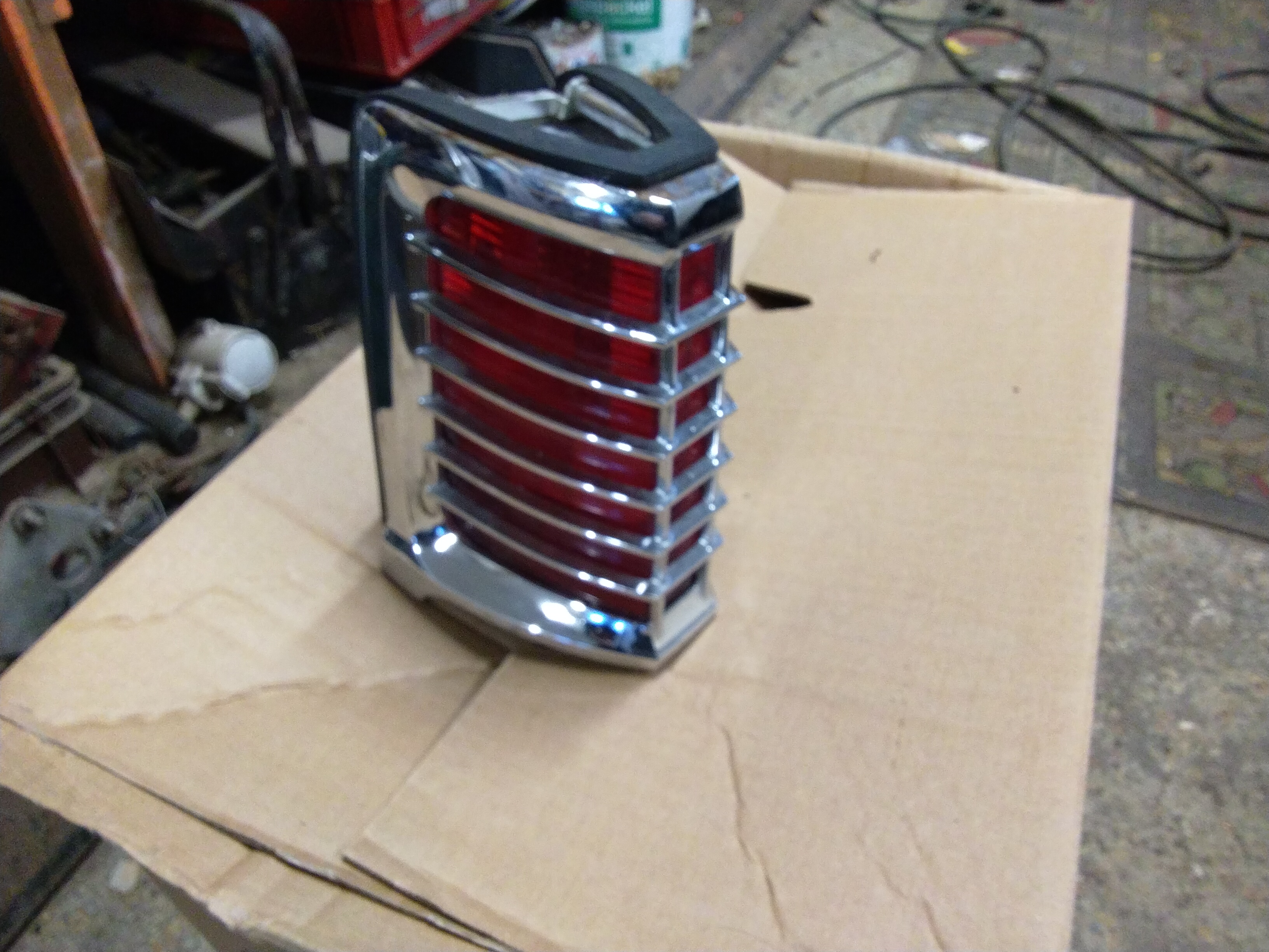 Lincoln 68 baklampa vänster