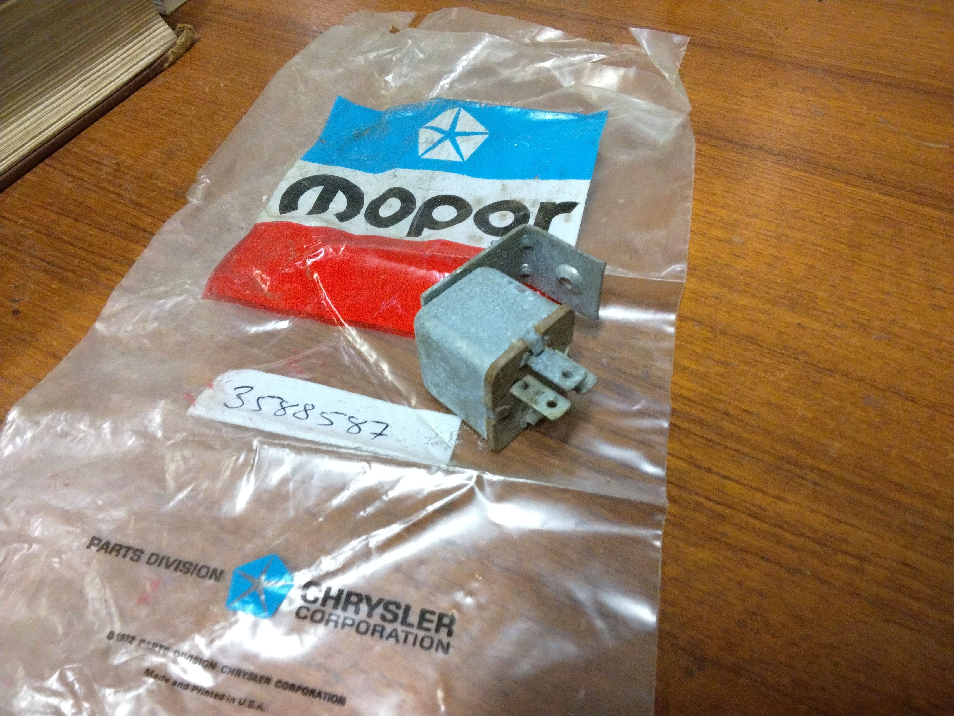 Mopar A + E body relä varning NOS