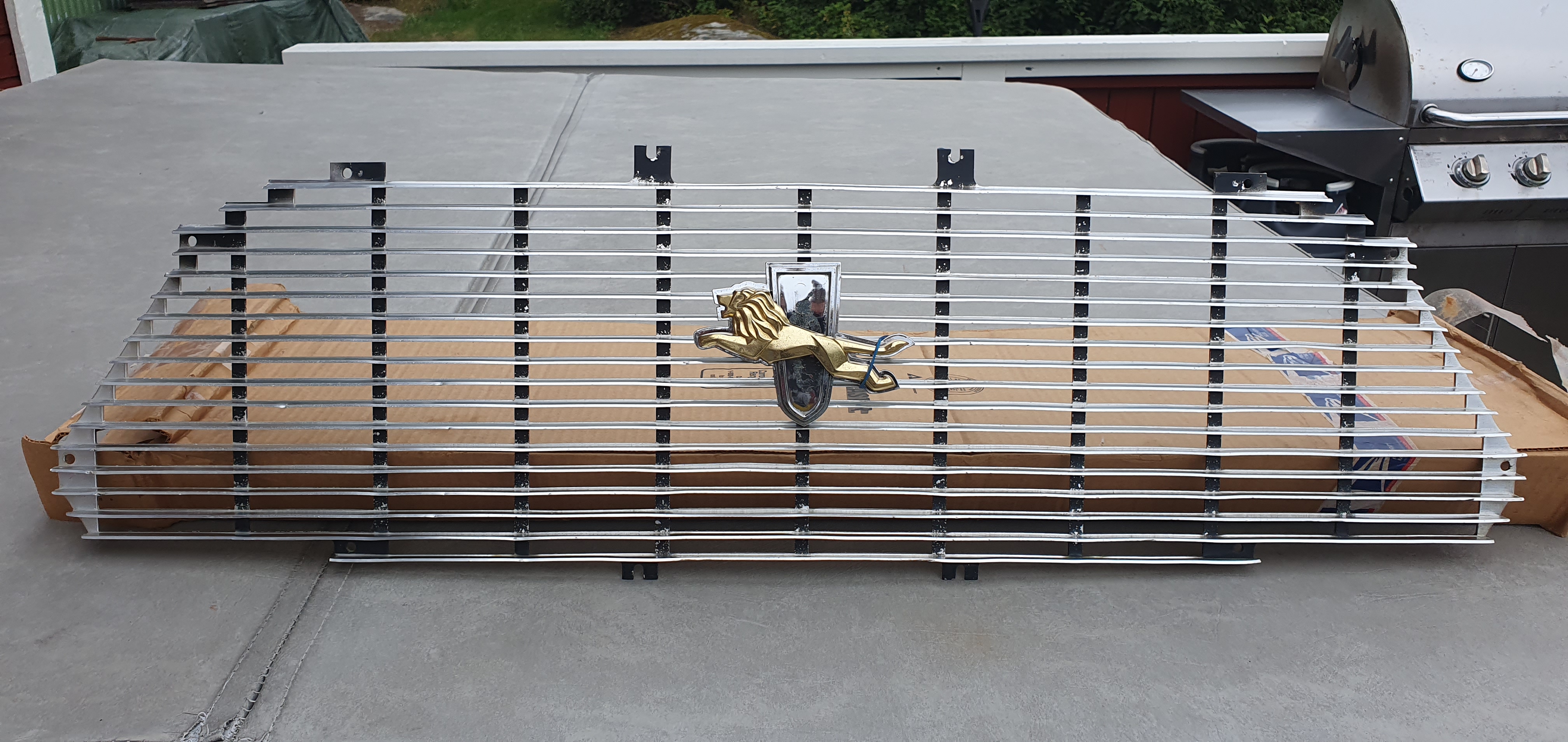 1960 Chrysler New Yorker Grill