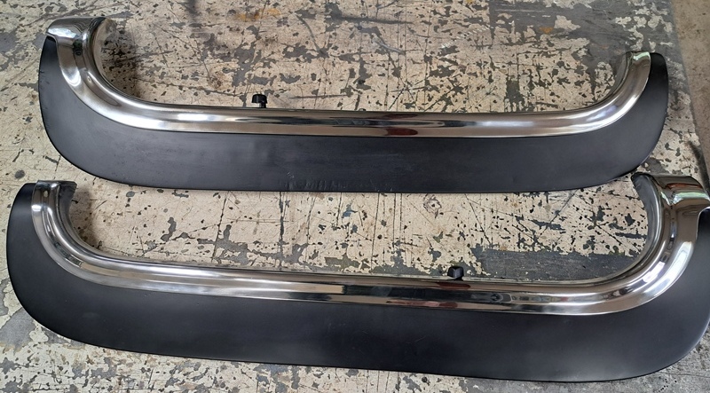 Fender skirts Cadillac 1956