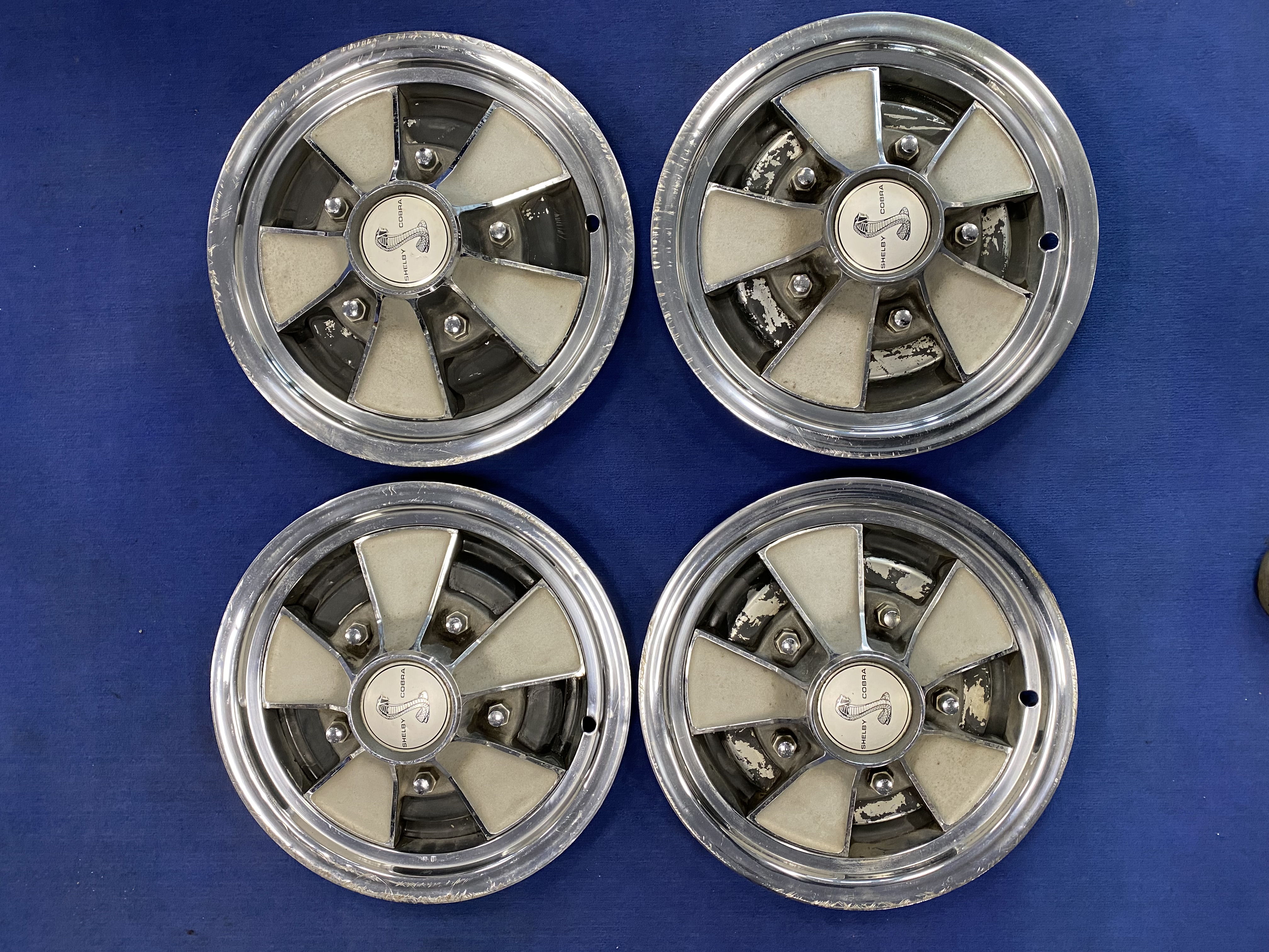 Mustang Shelby Cobra Navkapslar