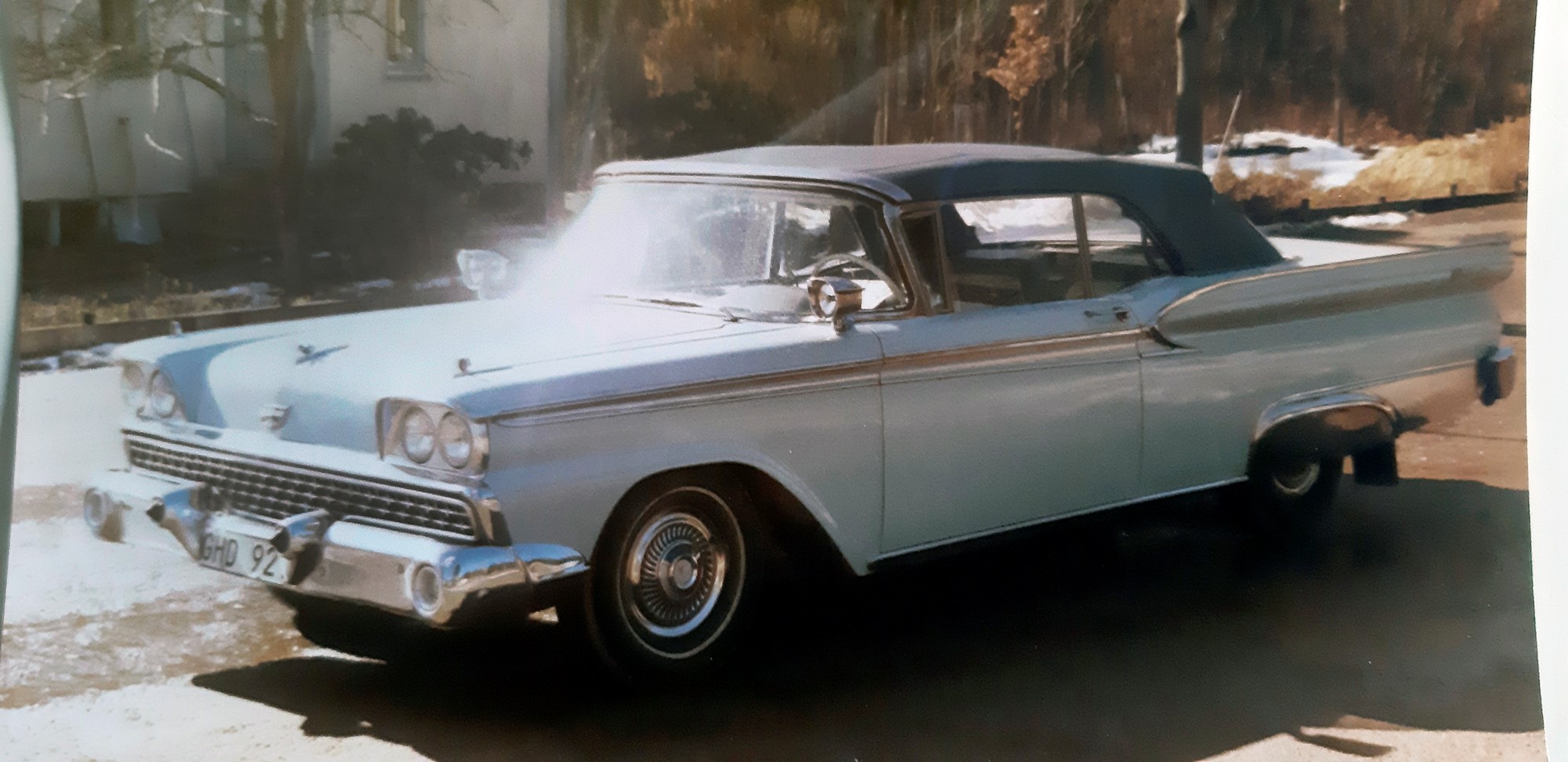 Plyman byttes efter en tid in hos Ingemars mot en Ford Sunliner från 1959 – 4.000 kronor emellan.