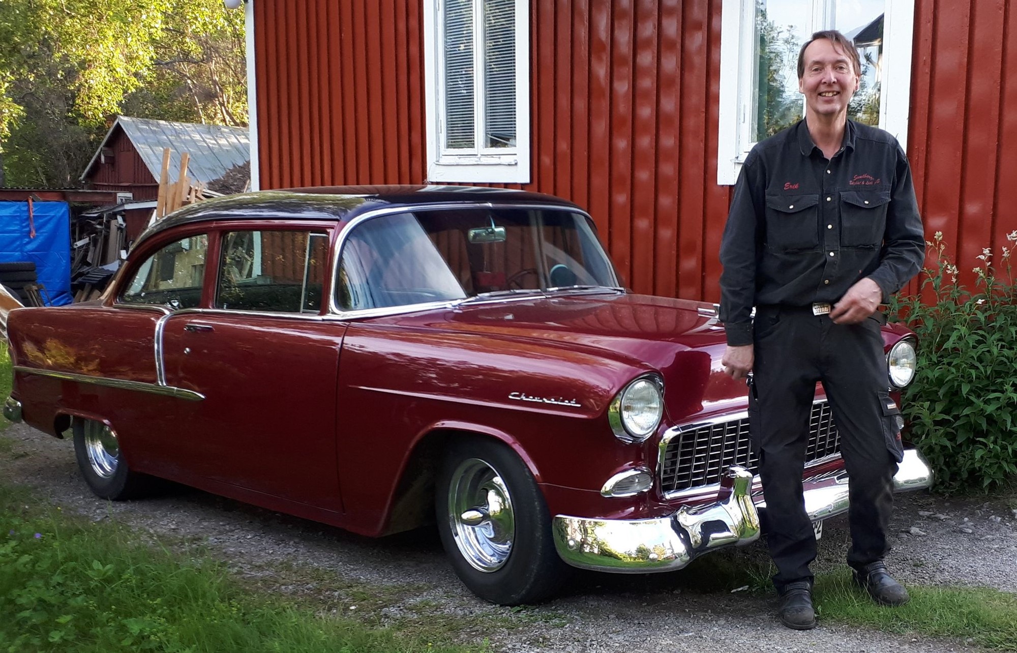 Erik själv ser man som här oftast med en glad min