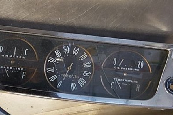 Studebaker Champion -53 hastighetsmätarhus