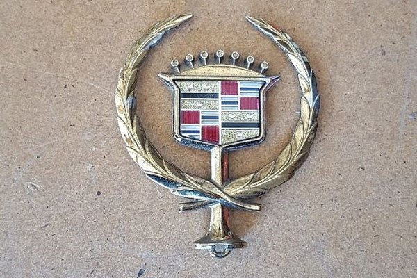 Emblem Cadillac