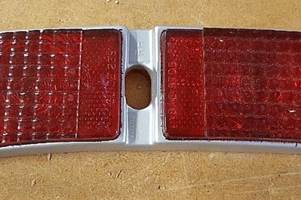 Pontiac -67 Stationwagon vänster baklampsglas