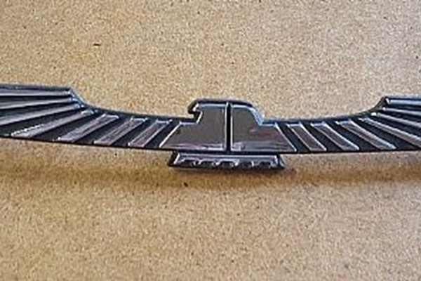 Original Ford Thunderbird huvemblem