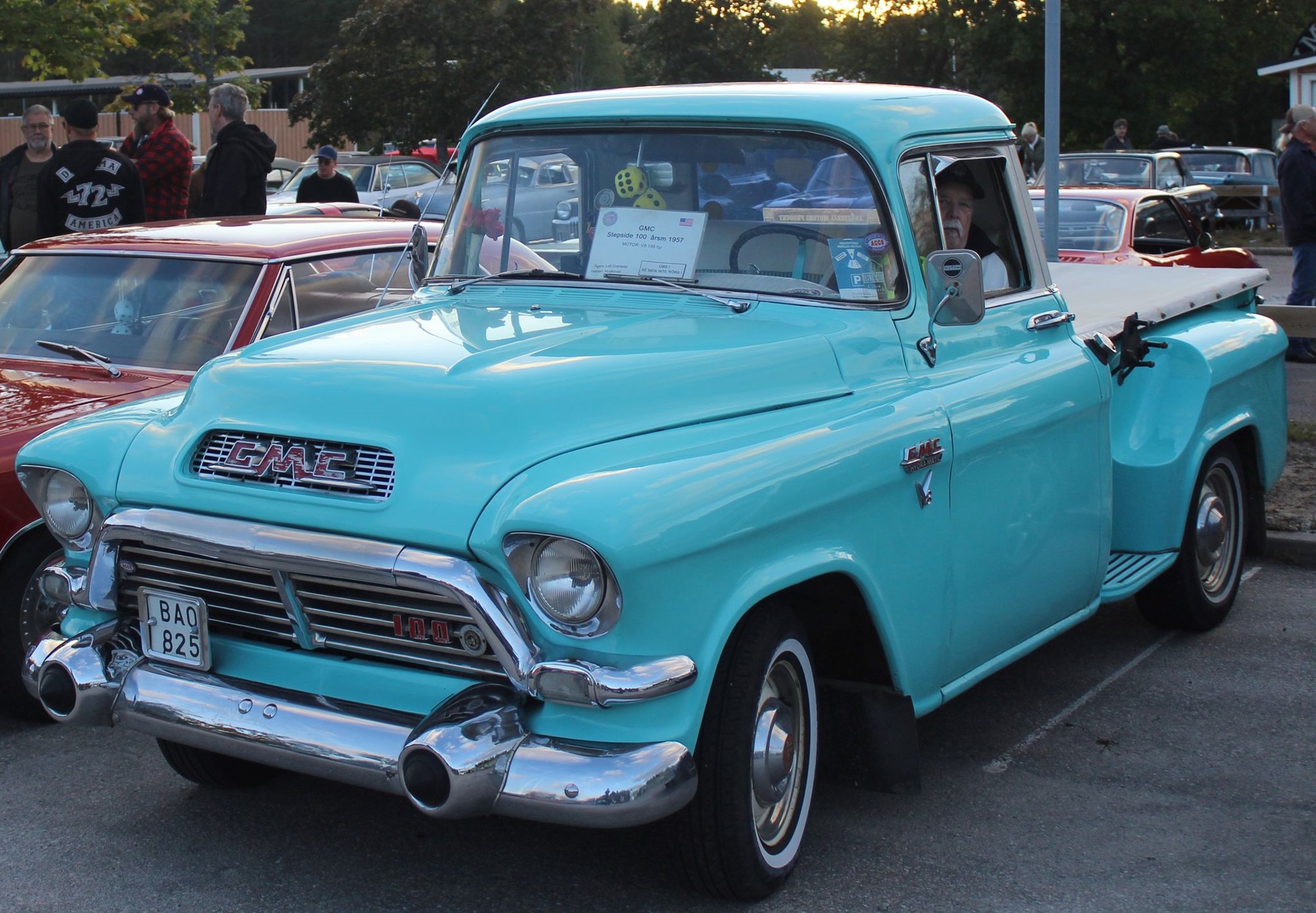 Leif ”Greven” Grenedal tillhör det gamla gardet vad det gäller Jänke folket i Hudiksvall redan i början av 60 talet åkte han både 54 o 59a chevrolet, han var även över till USA i slutet på 60 talet. Dom senaste 30 åren har han ägt denna 57a GMC