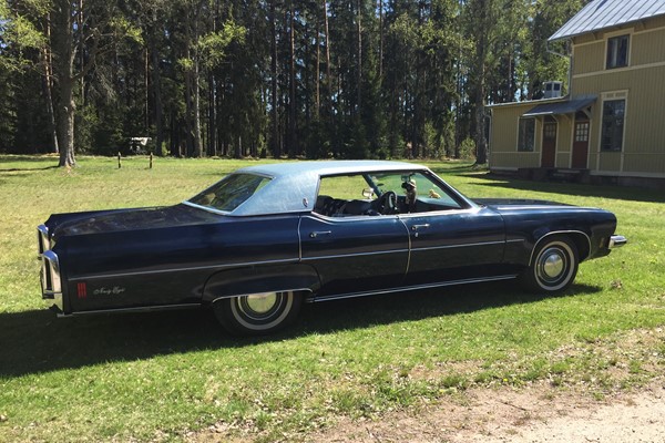 Oldsmobile NinetEight Luxury Sedan