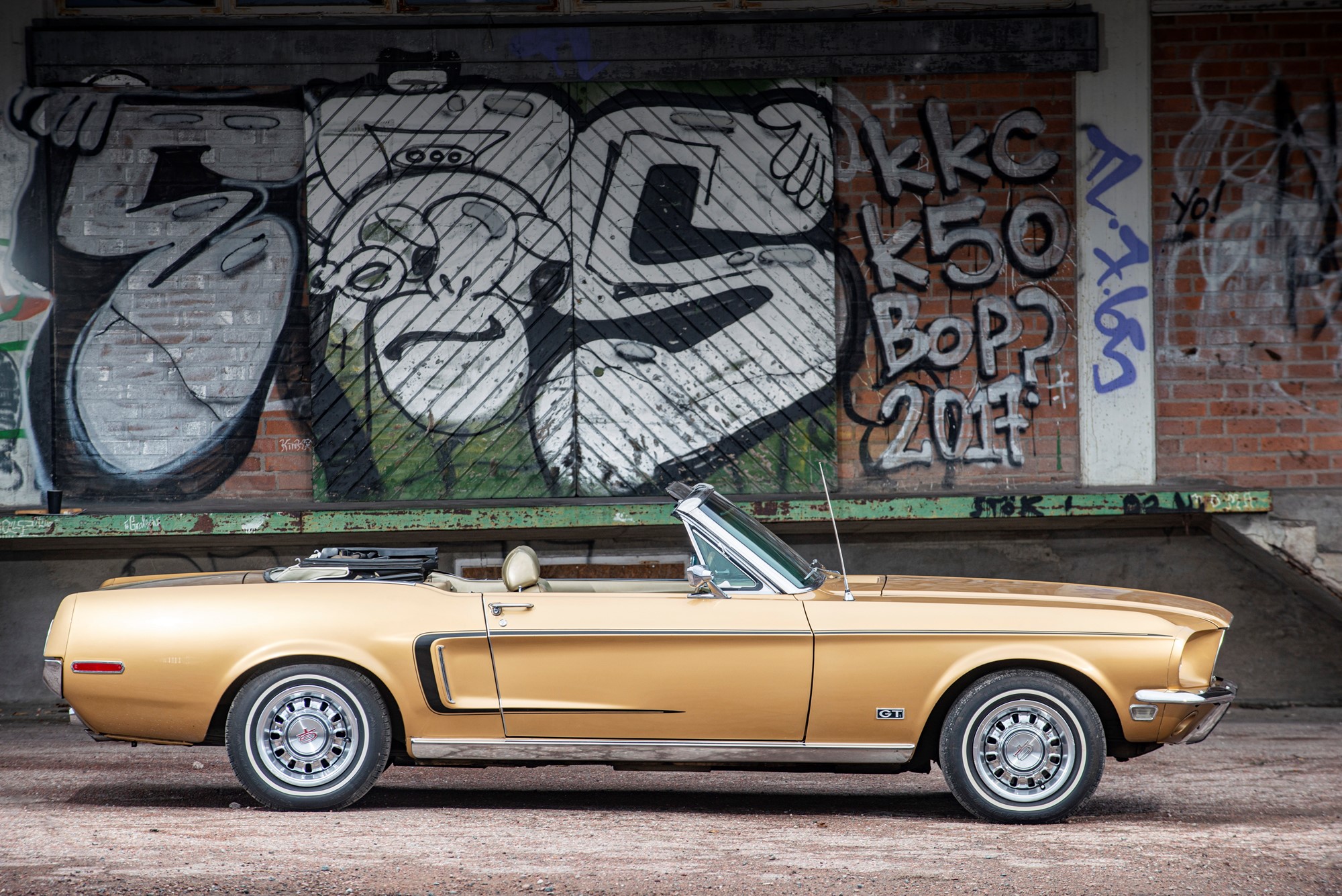 Stefans -68 är även GT-utrustad vilket bland annat innebär en så kallad C-stripe längs karossidan och Styled Steel Wheels med GT-centrum.