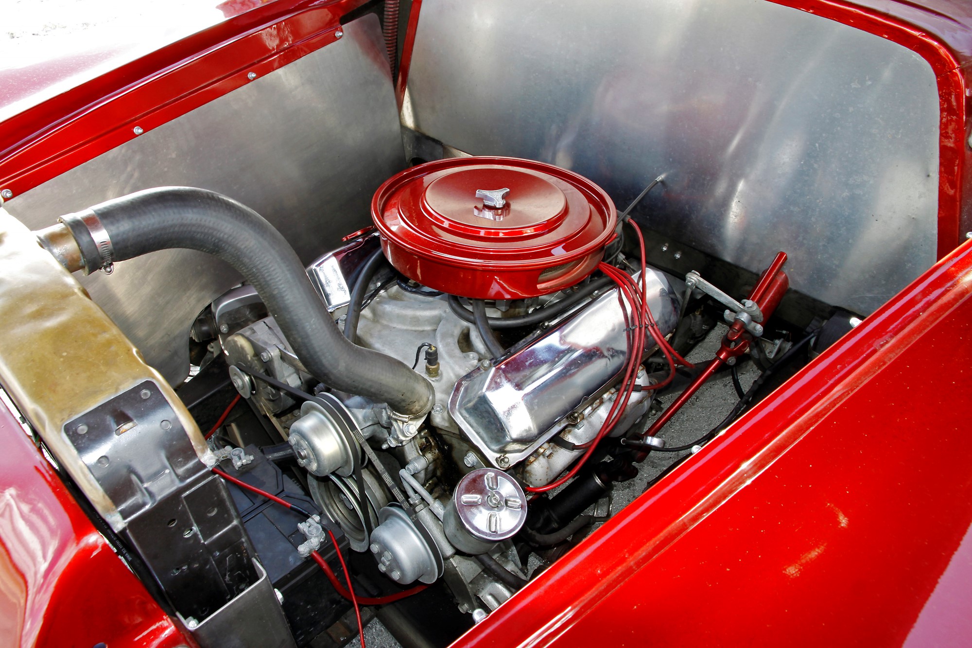 Cadillac-motorn som är från 1987 är både underhållsfri och driftsäker. Växellådan är en TH700-automat som passar rakt på – nästan ...